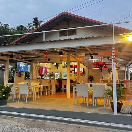 Elephant Sports Bar And Accommodation Phuket Buitenkant foto