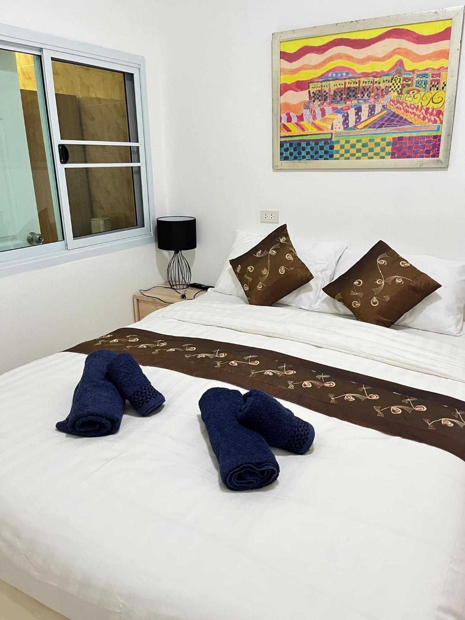 Elephant Sports Bar And Accommodation Phuket Buitenkant foto